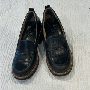 Naturalizer Black Leather Loafers with Tan Sole